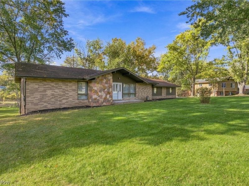 27825 Annetta Drive, Glenwillow, OH 44139 Photo 2