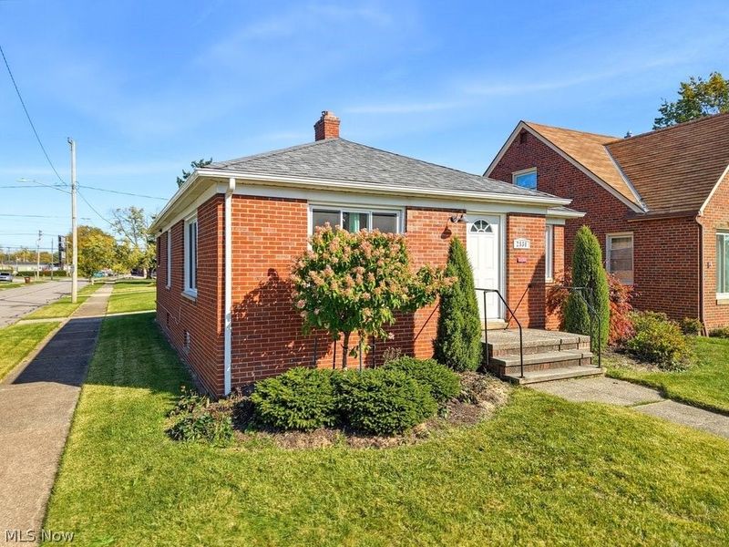 2530 Brookview Boulevard, Parma, OH 44134 Photo 3