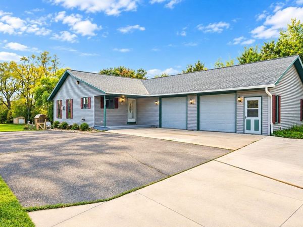 727 E Clay Street, Whitewater, WI 53190