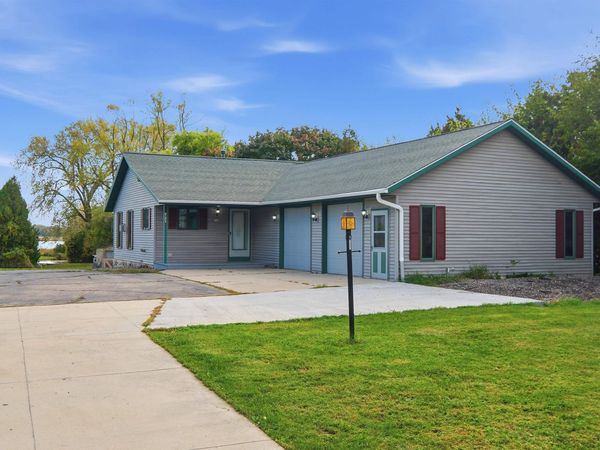 727 E Clay Street, Whitewater, WI 53190