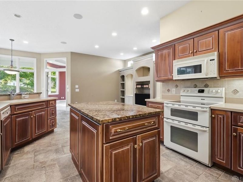 1016 Wedgestone Court, Centerville, OH 45458 Photo 32