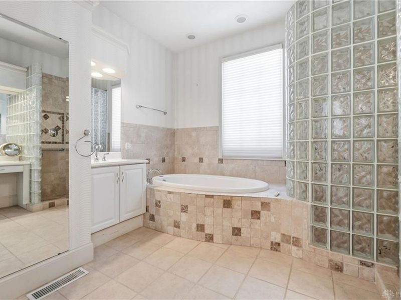 1016 Wedgestone Court, Centerville, OH 45458 Photo 52