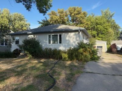 1006 10th Street N, Moorhead, MN 56560 Main Photo