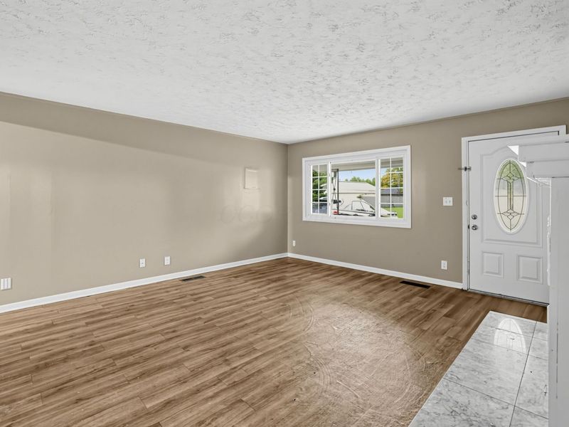 500 Celina Road, Columbus, OH 43228 Photo 10