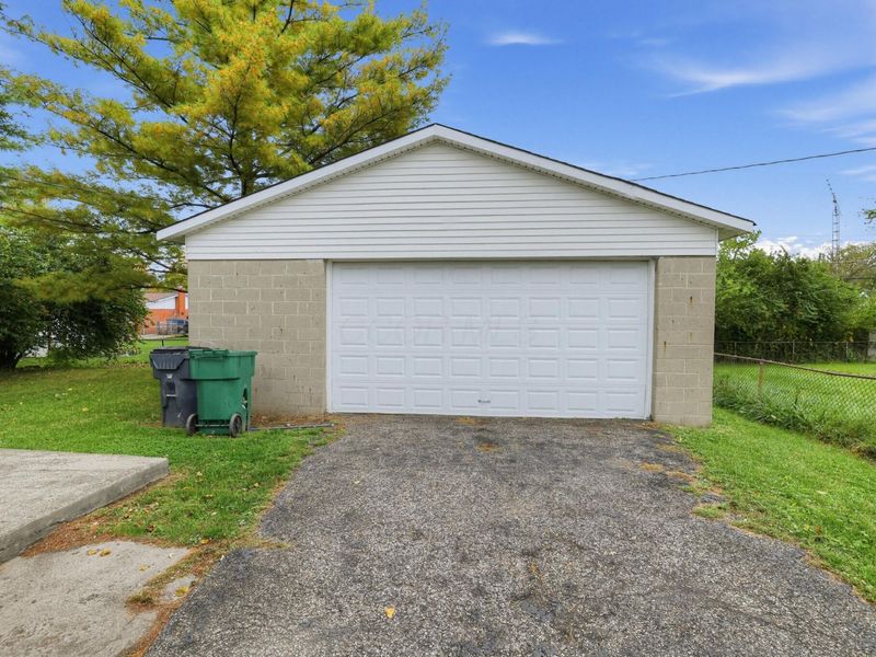 500 Celina Road, Columbus, OH 43228 Photo 28