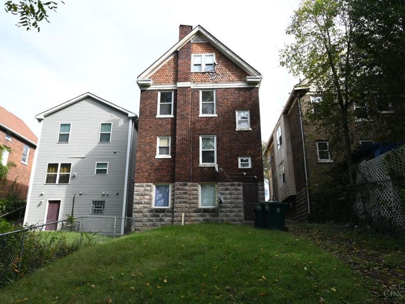 3135 Durrell Avenue, Cincinnati, OH 45207 Photo 2