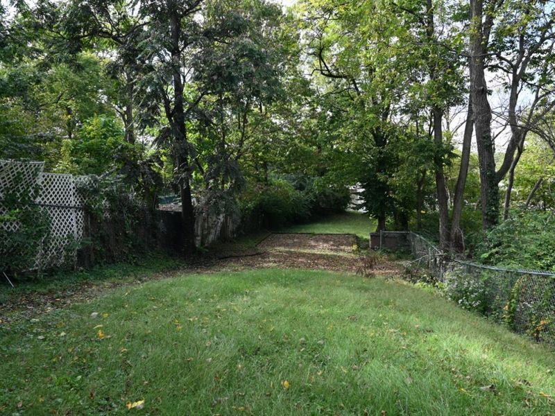 3135 Durrell Avenue, Cincinnati, OH 45207 Photo 3