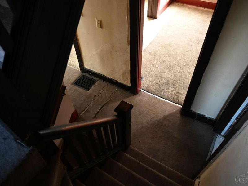 3135 Durrell Avenue, Cincinnati, OH 45207 Photo 9