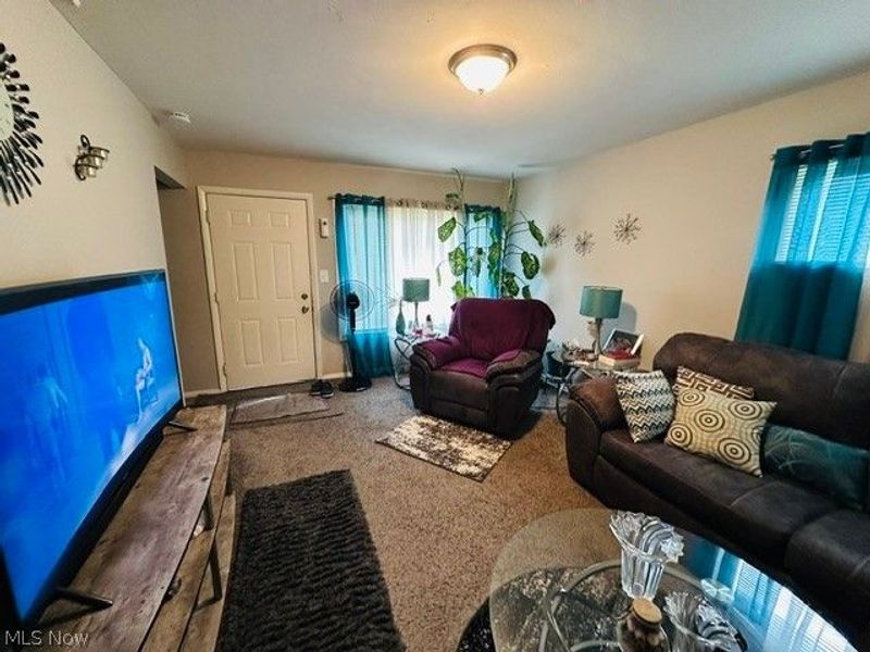 16709 Fairfax Avenue, Cleveland, OH 44128 Photo 3