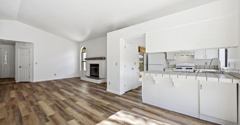 889 W Bonanza Drive, Carson City, NV 89706 Photo