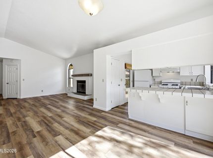 889 W Bonanza Drive, Carson City, NV 89706 Photo