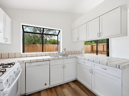 889 W Bonanza Drive, Carson City, NV 89706 Photo