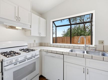 889 W Bonanza Drive, Carson City, NV 89706 Photo