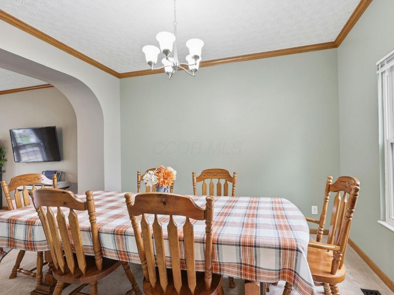 1111 Rousseau Lane, Galloway, OH 43119 Photo 9