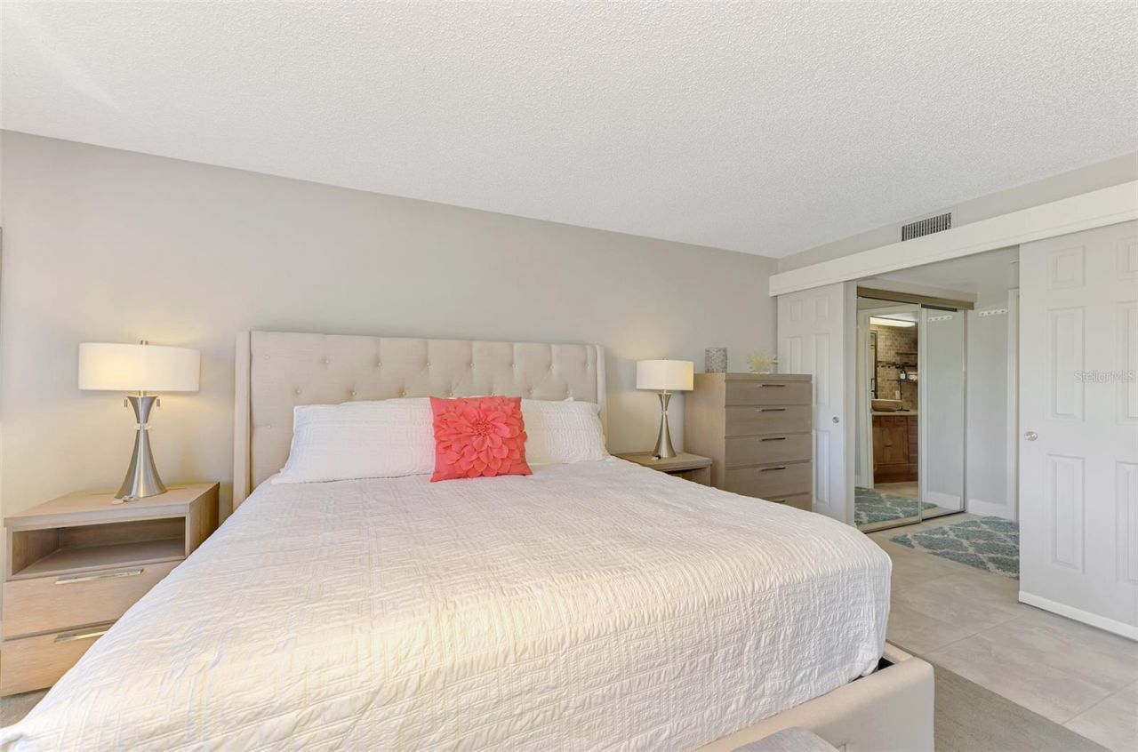 9226 Midnight Pass Road, Unit 4A, Sarasota, FL 34242 Photo