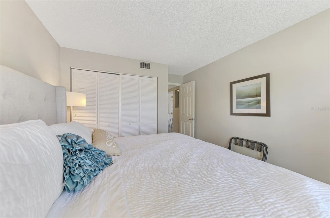9226 Midnight Pass Road, Unit 4A, Sarasota, FL 34242 Photo