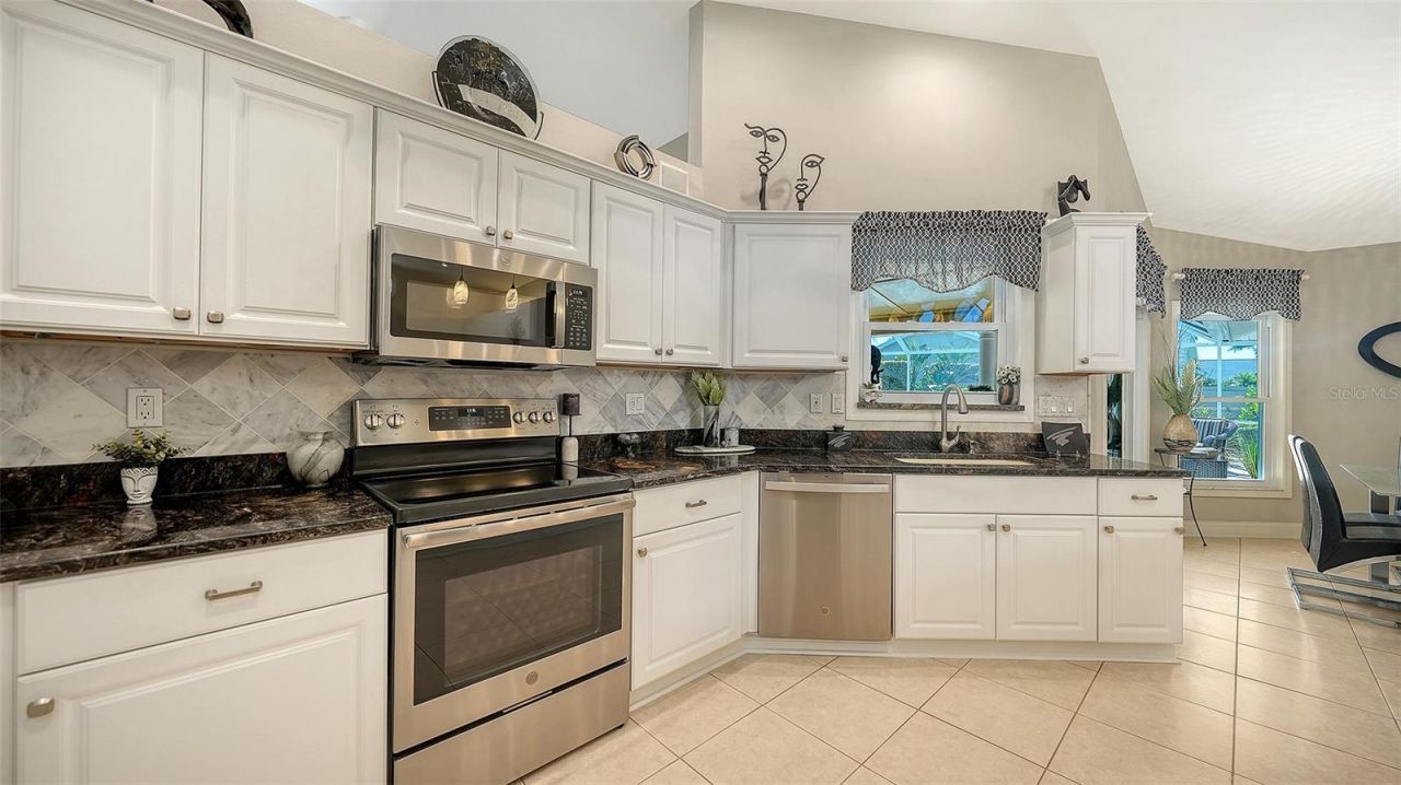 7975 Monticello Lane, Sarasota, FL 34243 Photo