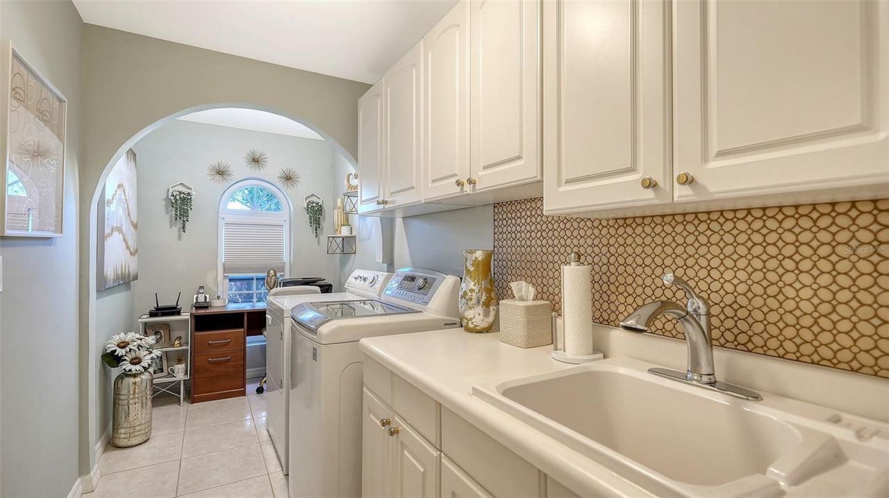 7975 Monticello Lane, Sarasota, FL 34243 Photo