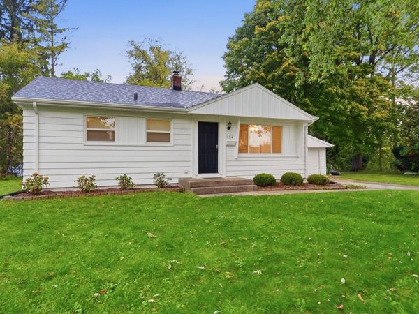134 N Orchard St, Thiensville, WI 53092