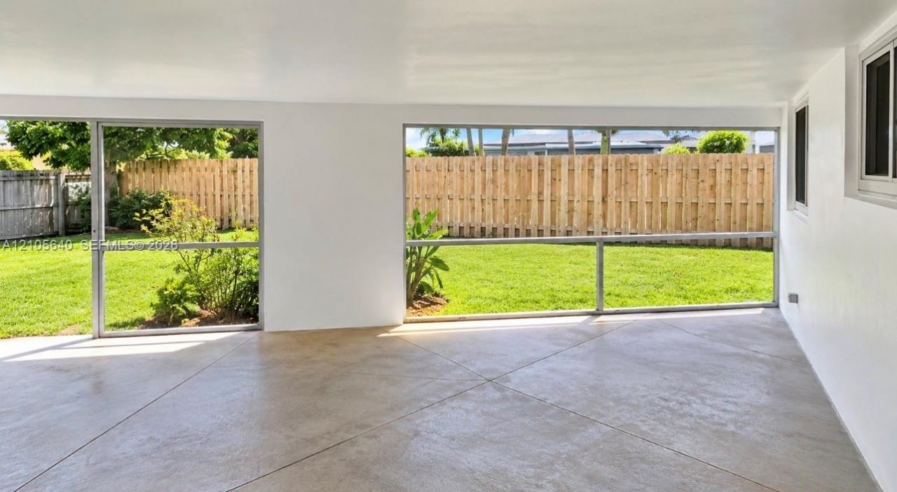 3700 NW 25th St, Lauderdale Lakes, FL 33311 Photo