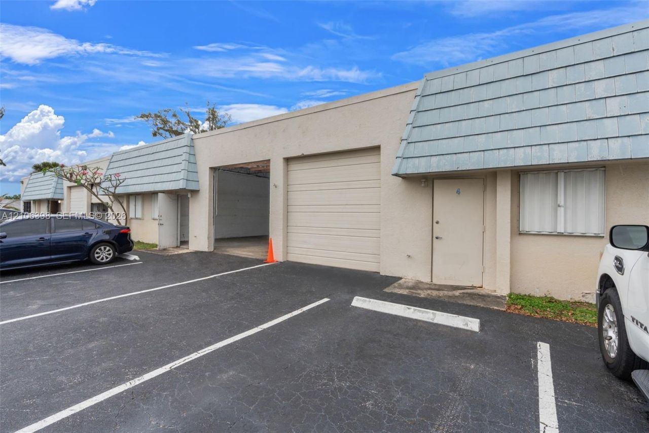 3905 Investment Ln, Unit 16, West Palm Beach, FL 33404 Photo