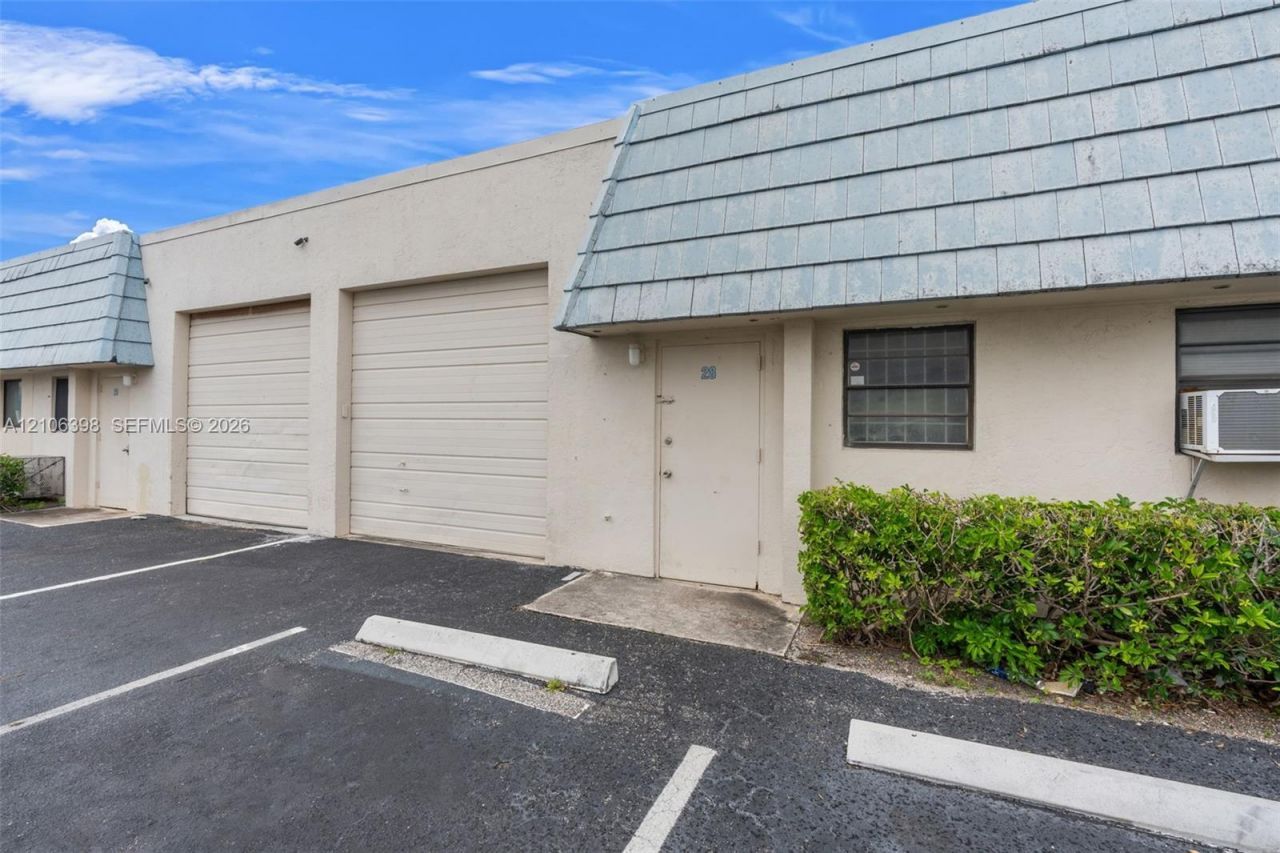 3905 Investment Ln, Unit 16, West Palm Beach, FL 33404 Photo