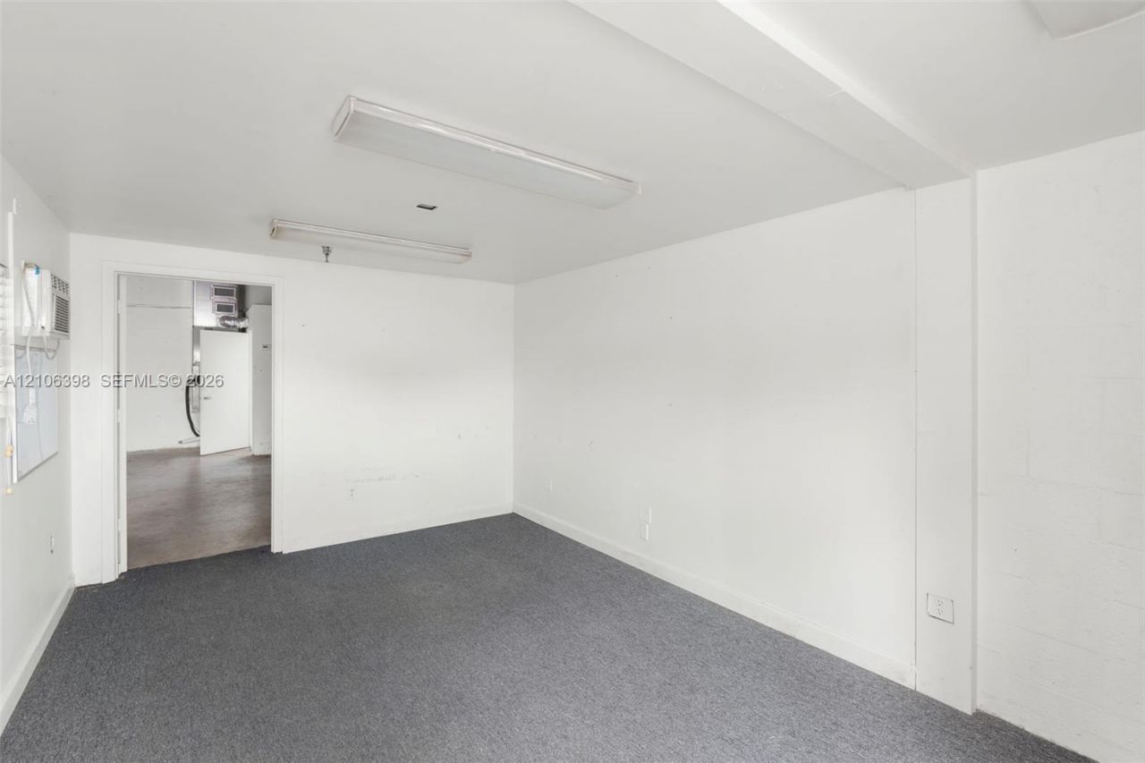 3905 Investment Ln, Unit 16, West Palm Beach, FL 33404 Photo