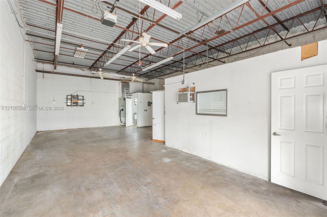 3905 Investment Ln, Unit 16, West Palm Beach, FL 33404 Photo