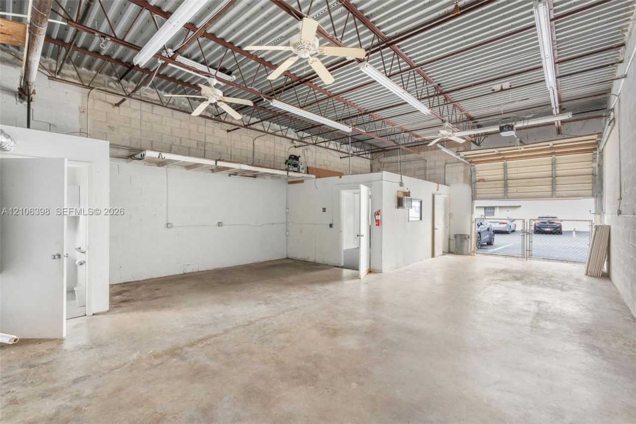 3905 Investment Ln, Unit 16, West Palm Beach, FL 33404 Photo