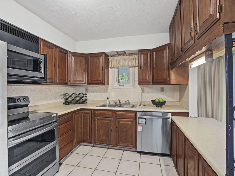 109 Delcourt Drive, Springfield, OH 45506 Photo 7
