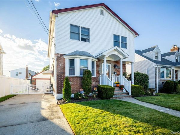 206 Grange Street , Franklin Square, NY 11010