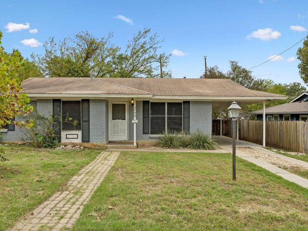 2700 E East Side DR, Austin, TX 78704