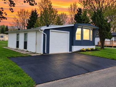 6 Highridge , Hamburg, NY 14075