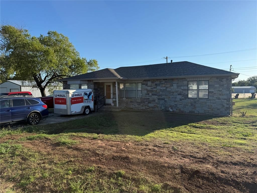 507 N Sharon Street, Tecumseh, OK 74873 Main Photo