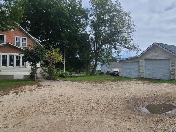 303 S Monroe Street, Garnavillo, IA 52049