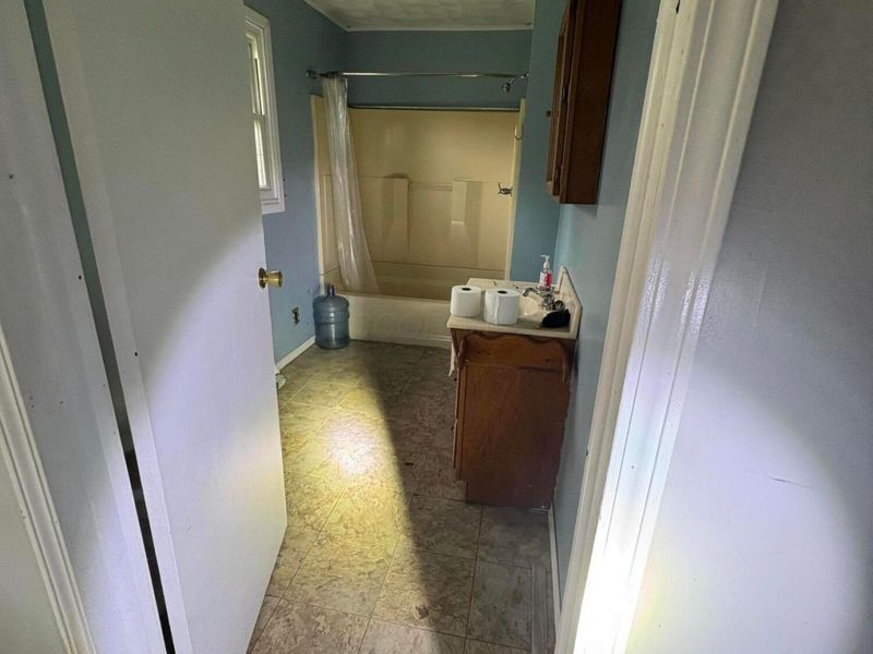 5796 Township Road , Unit 1, Fredericktown, OH 43019 Photo 11