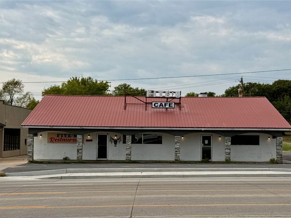 1310 S Muskogee Avenue , Tahlequah, OK 74464