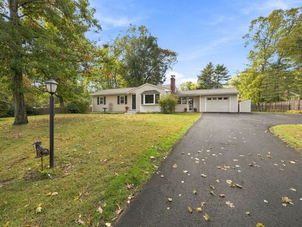 59 Brook Bend Rd, Hanover, MA 02339
