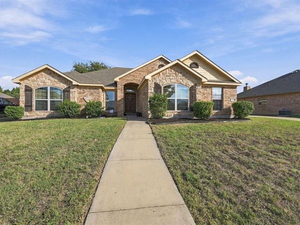 913 Sage Meadow Drive , Glenn Heights, TX 75154