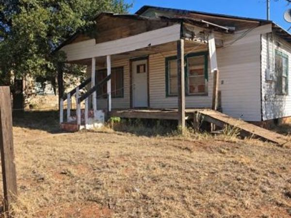205 Bell Street , Sweetwater, TX 79556