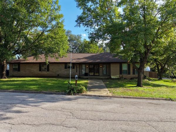 1602 Idlewood Drive , Sherman, TX 75092