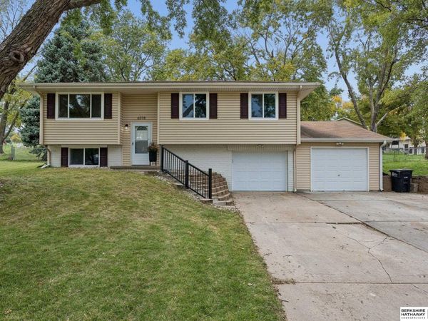 6318 S 135th Street, Omaha, NE 68137