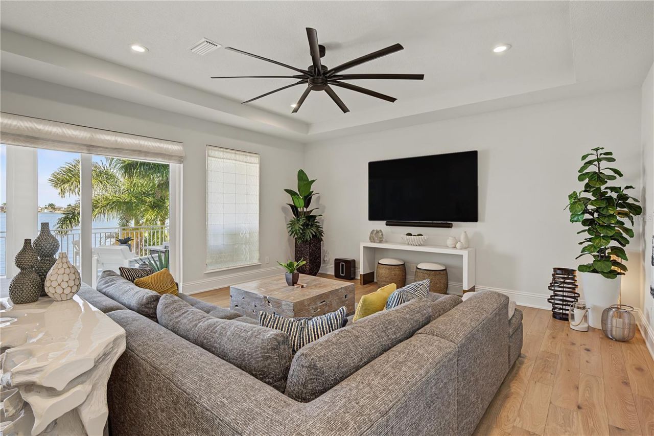 7 Paradise Lane, Treasure Island, FL 33706 Photo