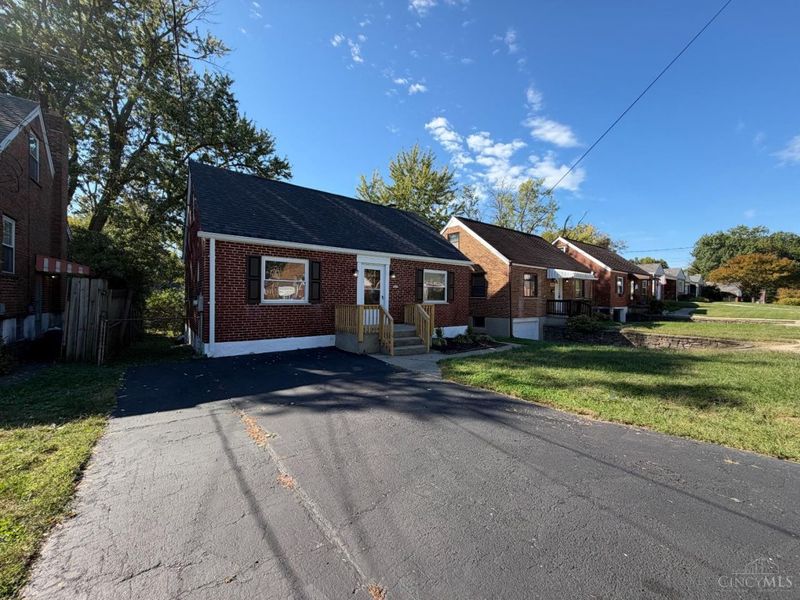 5223 Parkview Avenue, Green Township, OH 45238 Photo 3
