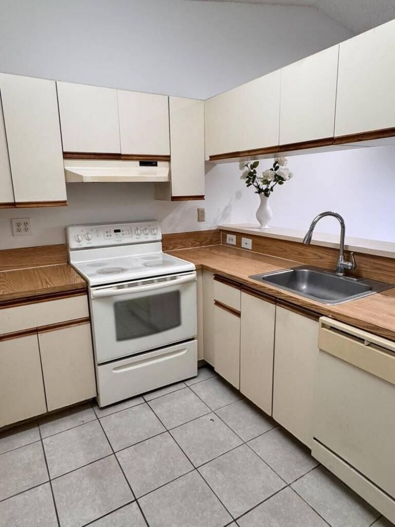 9887 Nob Hill Court, Sunrise, FL 33351 Photo