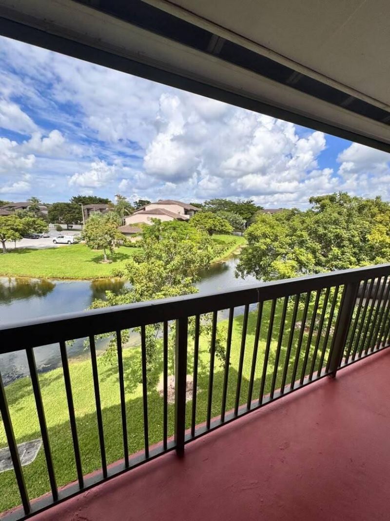 9887 Nob Hill Court, Sunrise, FL 33351 Photo
