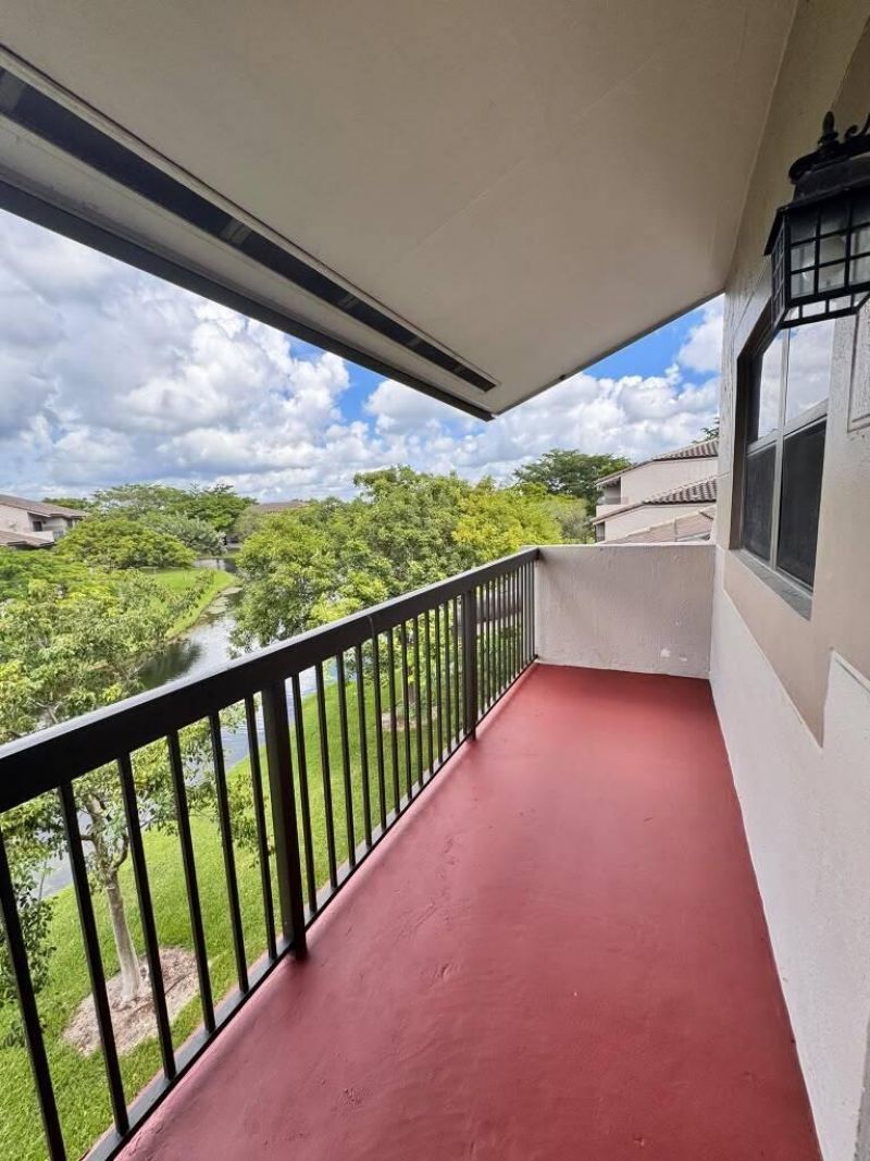 9887 Nob Hill Court, Sunrise, FL 33351 Photo