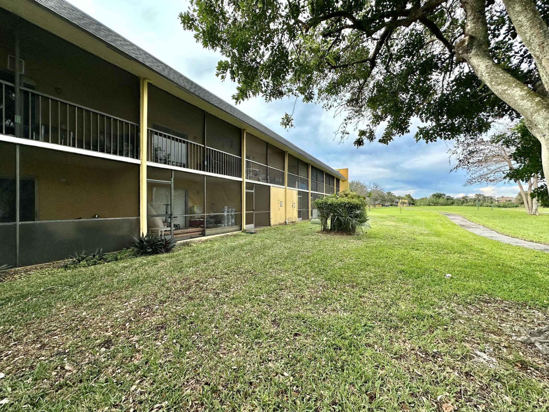1405 Meadows Circle W, Boynton Beach, FL 33436 Photo