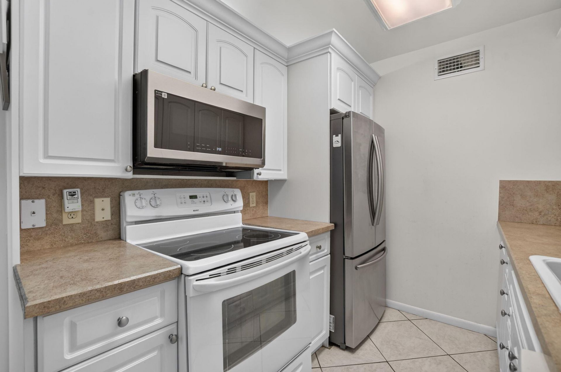 2025 Cornwall B, Boca Raton, FL 33434 Photo