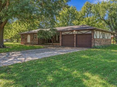 815 N Toh N Hah Trail, Wichita, KS 67212